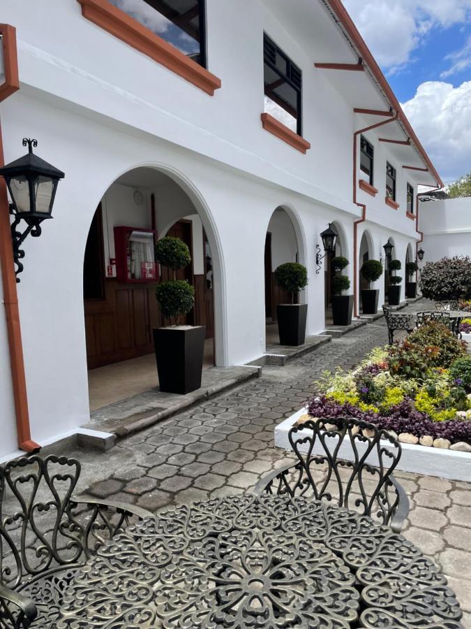 Hotel Ambassador Quito Exterior foto